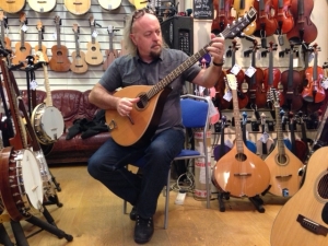 Bill Bailey pops into the London Shop!