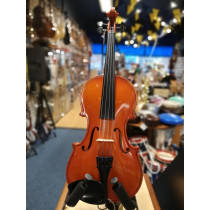 Shimro Viola 14inch in good condition with bow and case. Great for children or for violinist's (same size a