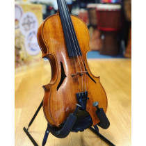 German 4/4 Violin by Karl Weidler (Nuremberg 1979). Interesting rare bridge type with cherry wood and amber