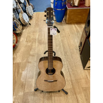 Hand made Richmond OM body acoustic guitar, Spruce top Ziracote back and sides