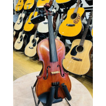 Westbury Antiqued 1/2 violin outfit. Nice student instrument