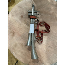 Martin Horn/Schalmei. Vintage noisy marching horn. 2 valves, 4 horns. Worn. 