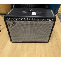 Fender Twin-Amp 2-Channel 100-Watt 2x12 Guitar Combo. Made in the USA 2001 SN:LO653848